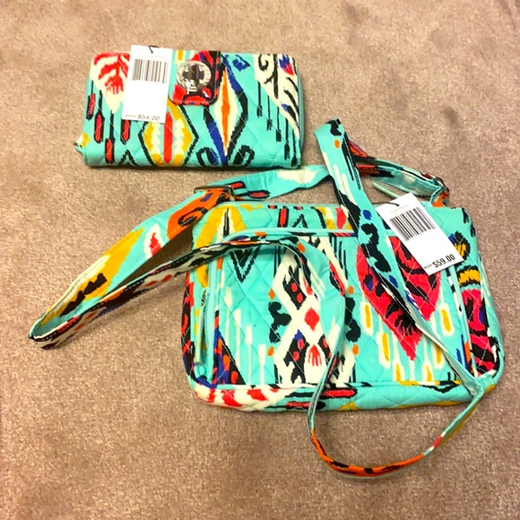 Vera Bradley Handbags - Vera Bradley Little Hipster/Turnlock Wallet Pueblo